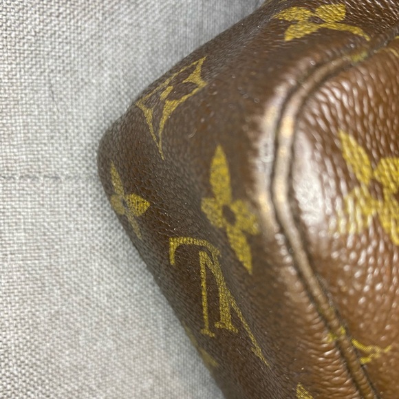 Louis Vuitton Vintage Monogram Trousse Toilette 23 - Picture 2 of 15